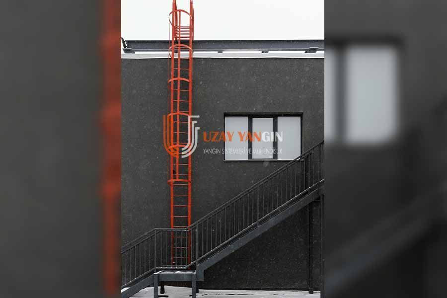 Yangın Merdiveni Eşya Koymak Yasak mı? - Uzay Yangın