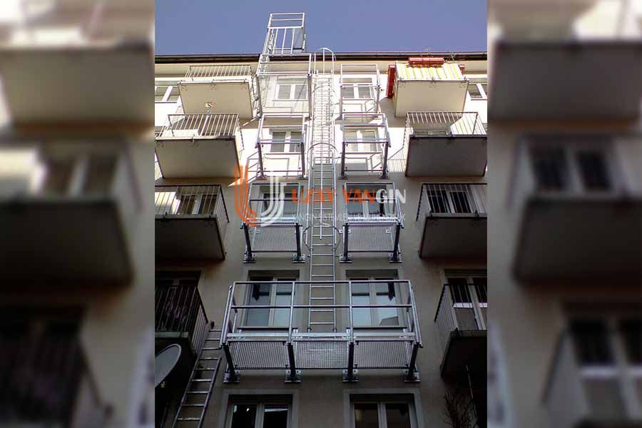 Yangın Merdiveni Mecrubiyeti Ve Güvenliğin Yasal Temelleri - Uzay Yangın